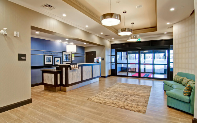 Hampton Inn & Suites By Hilton Saskatoon Airport