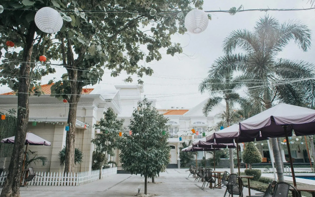 Adhiwangsa Hotel & Convention Hall