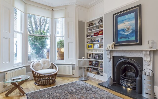 Cheverton Road Townhouse