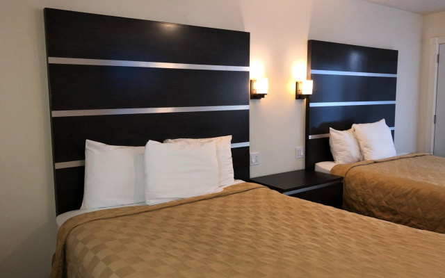 Cedar Inn & Suites
