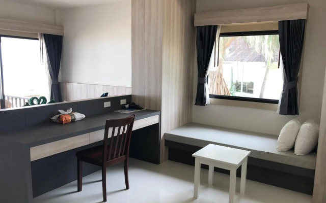 Nakara Long Beach Resort