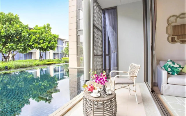 Luxury Oceanfront_pool access apartment