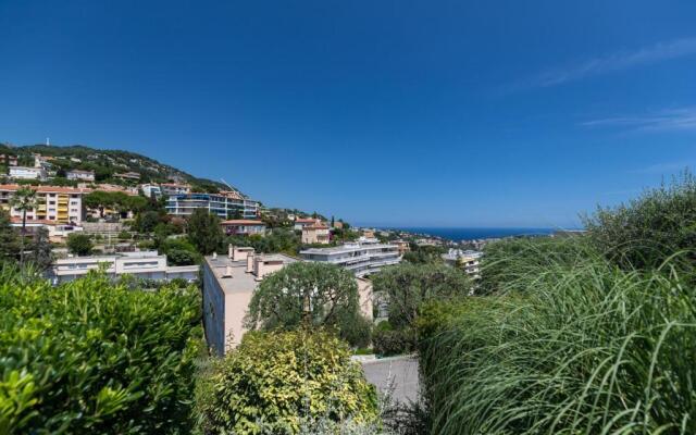 Sea View Park Swimming Pool & Tennis 2 Bdrs