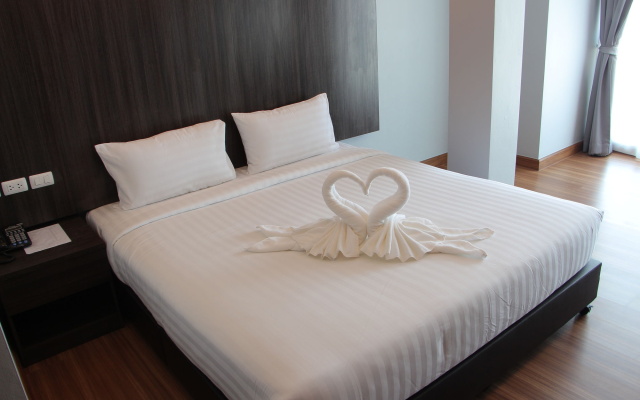 Top View Hotel – Guest Rooms – Si Racha