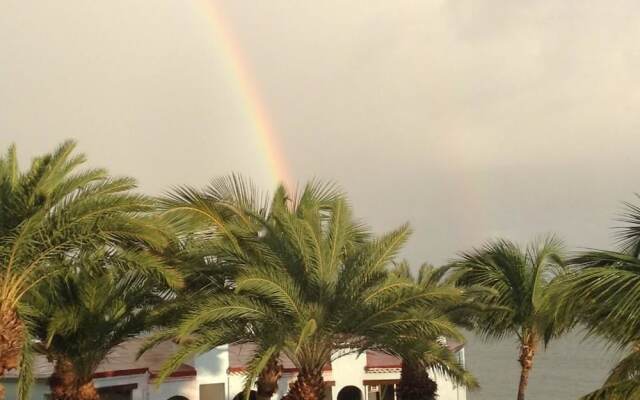 Northshore Seaside Suites