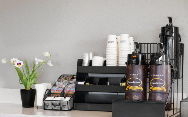 Super 8 by Wyndham Fort Bragg