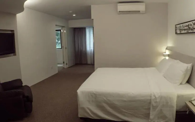 VIP Hotel (SG Clean Certified)