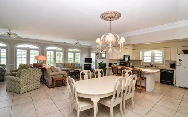 605 MLV Blythe 3 Br Villa by RedAwning