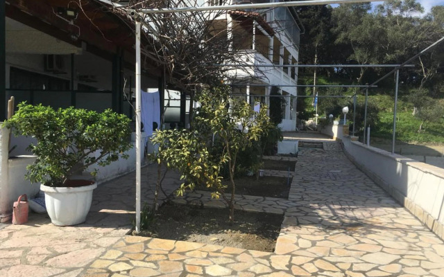 Tasteful apartment in Mpenitses with shared pool