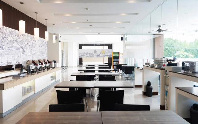 LYNN Hotel Serang