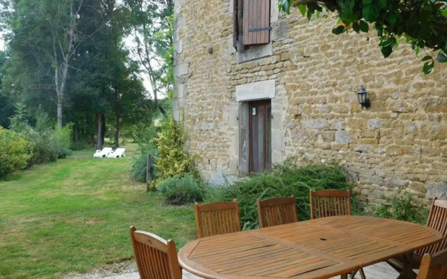 Gite Val-de-Meuse-Récourt, 5 pièces, 8 personnes - FR-1-611-51