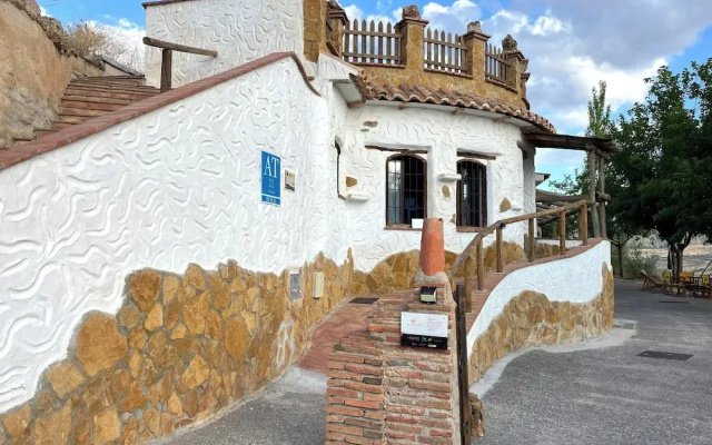 Cuevas El Atochal Orígenes