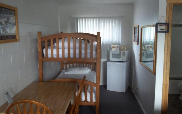 Budget Host Elk Antler Inn