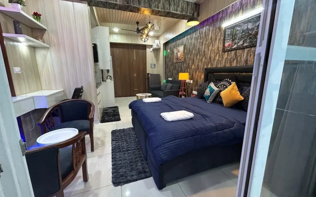 Spacious 1bhk for 6 Guests King & Sofa Beds Zirakpur,chandigarh,mohali,tricity