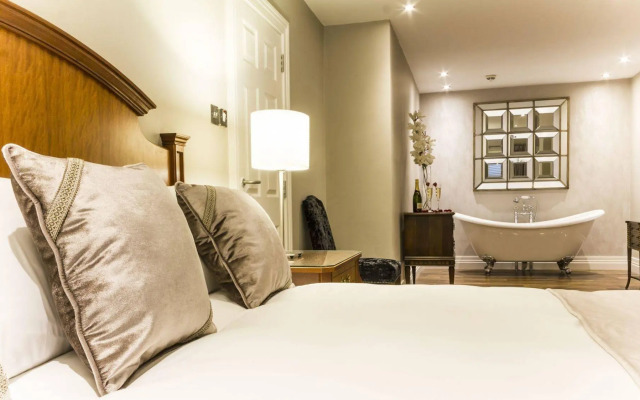 TF Royal Hotel