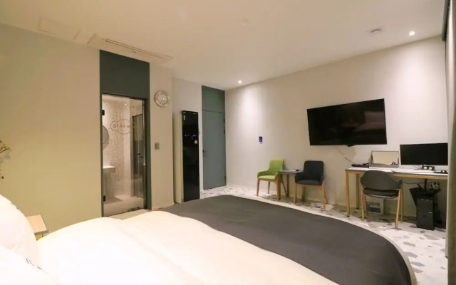 Stay-inn Hotel