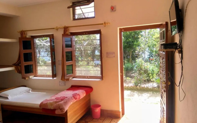 StayApart - Maa Anadmayee Guest House