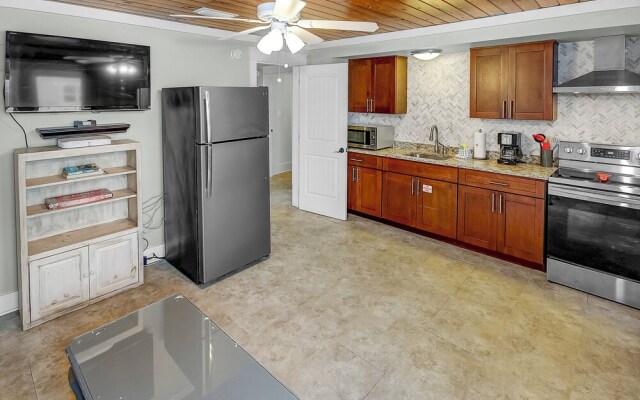 13403 Oleander Dr - Mermaid's Dream