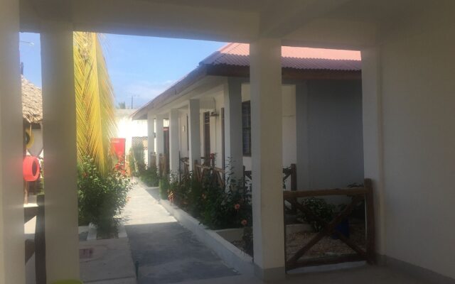 H & H Beach Bungalows