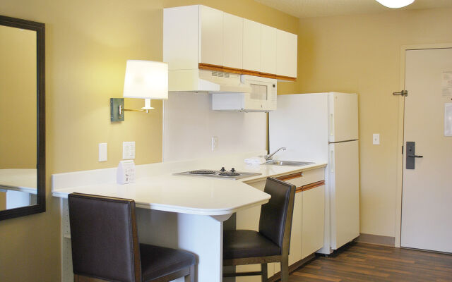 Extended Stay America Suites St Louis Westport Central