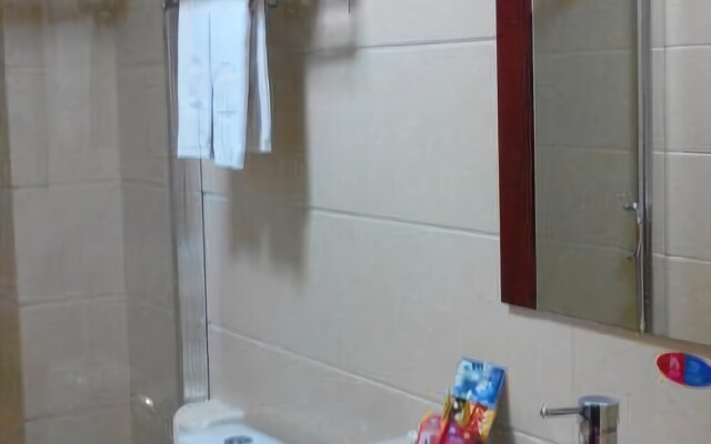 Yangjiang Tianbao Business Hotel
