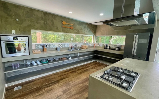 Casa c/ Piscina Privativa, 3 Suítes Sala integrada