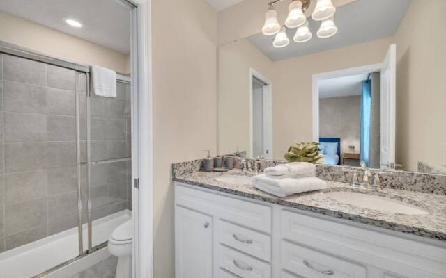 2089elcir 8 Bedroom Villa by RedAwning