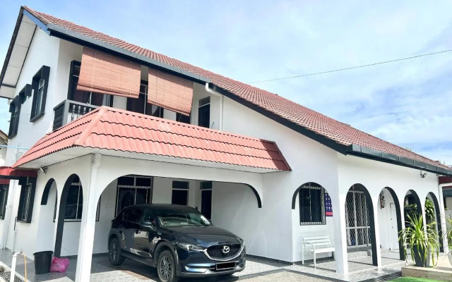 Teratai Homestay Batu Buruk