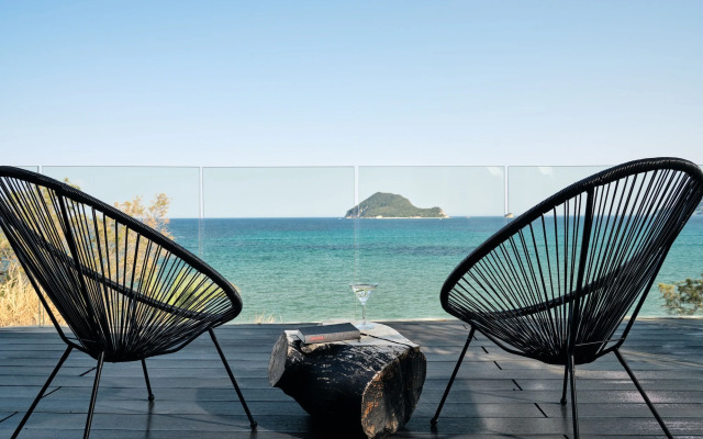 Gloria Maris Hotel Suites & Villas
