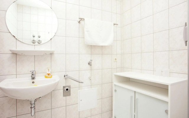 Moderne Villa in Borstendorf mit Park