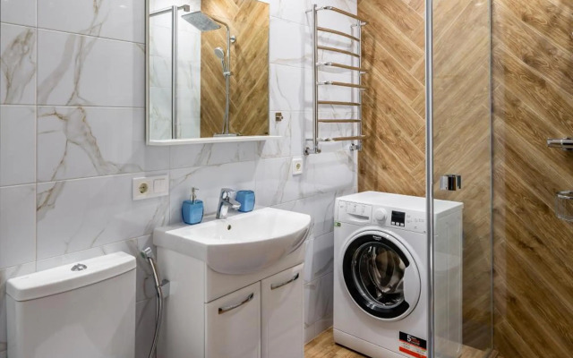 Romari Проспект Свободи 15