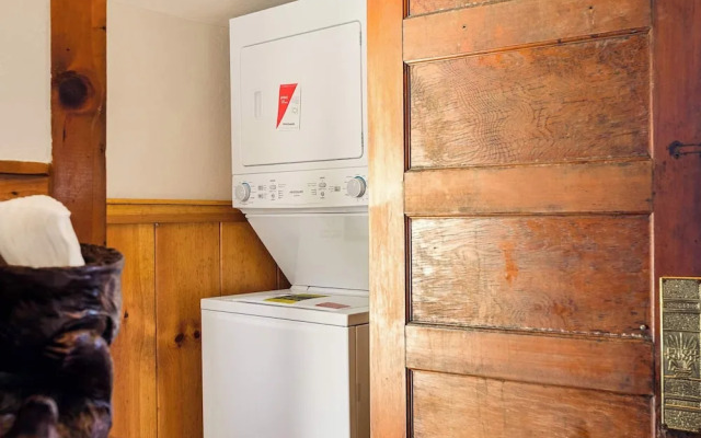 Whispering Pines Walk to Bear Mountain!