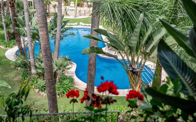 FA - Fabulous Apartment with in and outdoor Pool