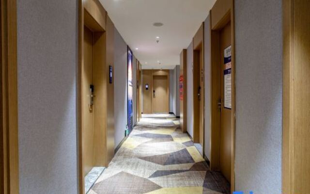 Yeste Hotel (Beiliu Passenger Transport Center)