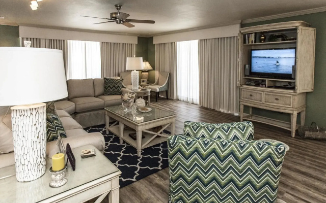 1015 Summerhouse