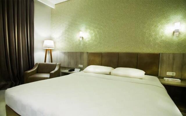 Raden Wijaya Hotel & Convention