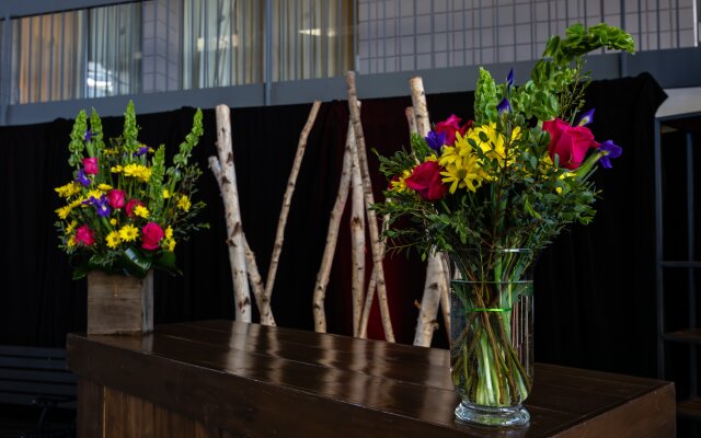 Holiday Inn Burlington Conference Centre by IHG