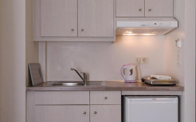 Poseidon Studios & Apartments