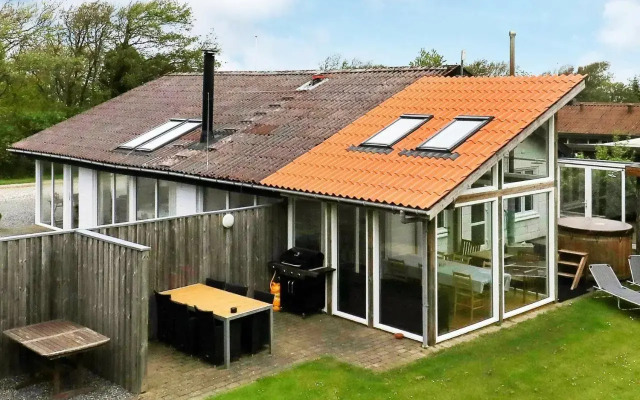 Four-Bedroom Holiday home in Vinderup 2