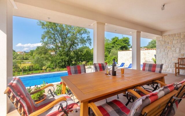 Villa Roko with Pool and Sauna