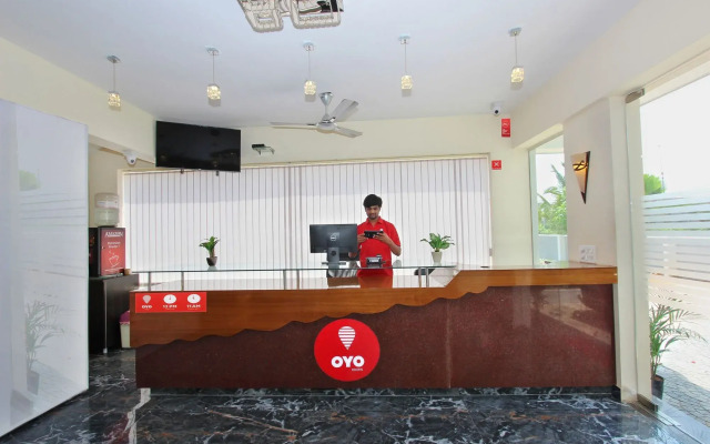 OYO 4429 Vee Suites