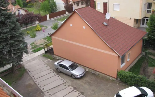 Zoli Apartmanok-Era Major 53