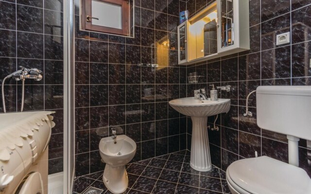 Nice Home in Radmani With Wifi and 2 Bedrooms