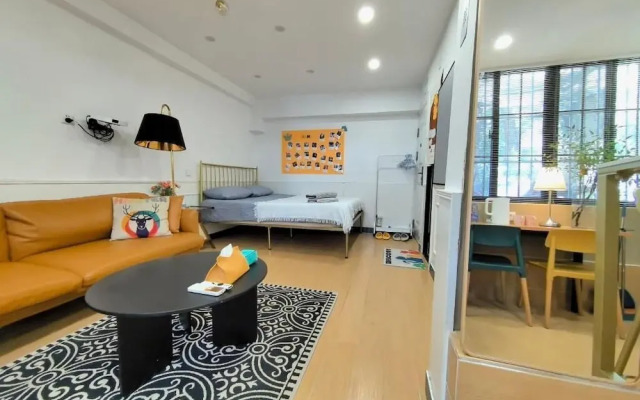 Shanghai Hills&Zinn Changle road Homestay