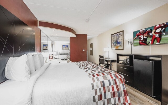 Red Roof Inn & Suites Macon