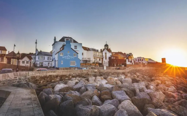 Rock Point Inn