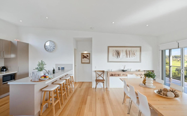 Saltwater Breeze Retreat