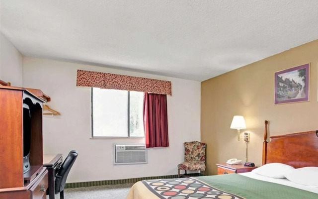 Super 8 By Wyndham Belleville