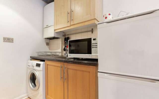 Comfortable 2 Bedroom Flat With Good Transport