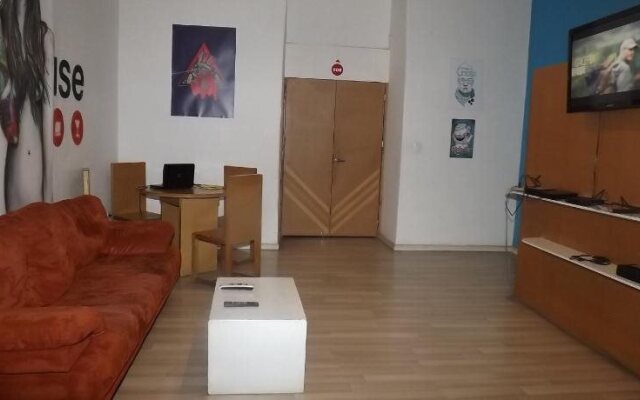 Bauhouse Hostel